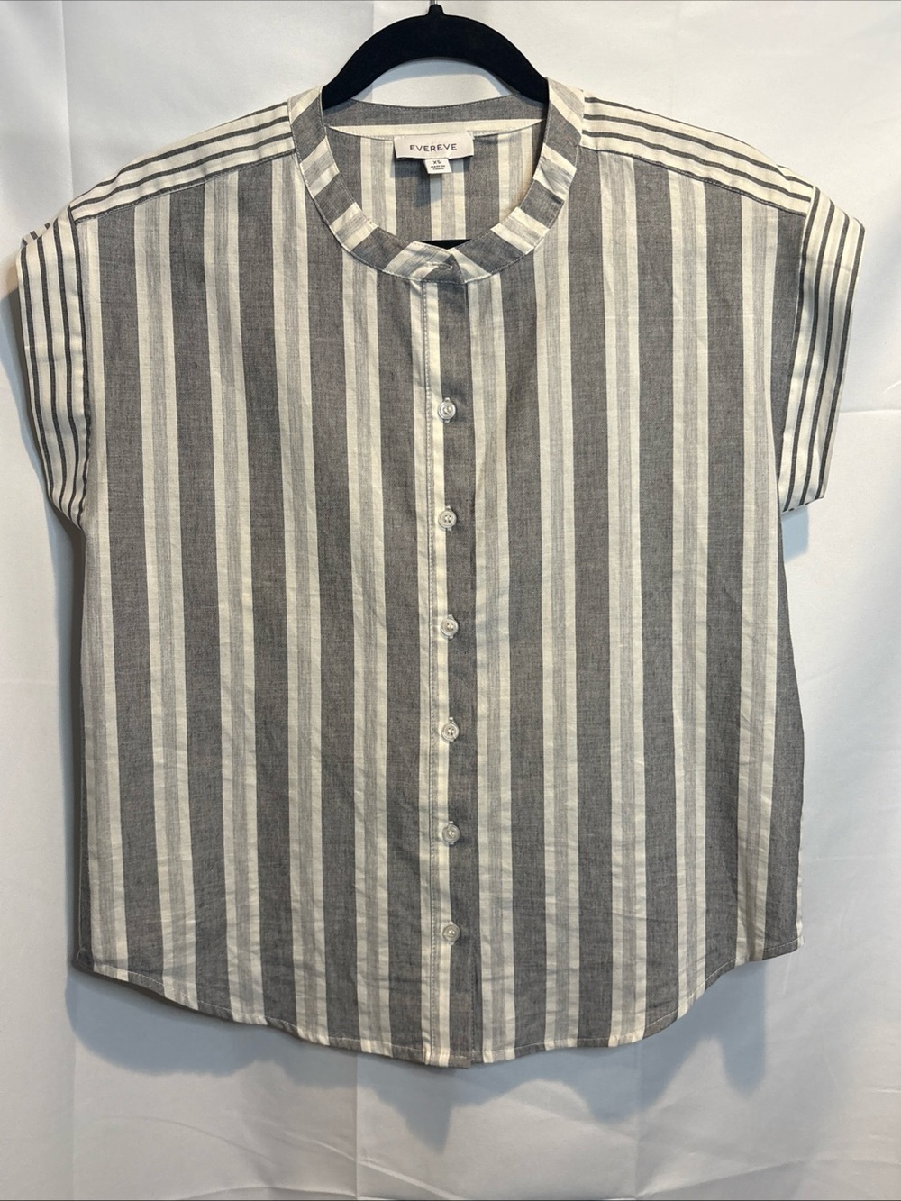 Evereve Vertical Stripe Button-Up Top - Gray & White